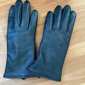 Black leather gloves size small